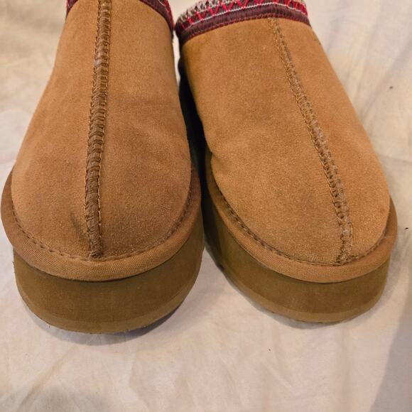 UGG Tazz Braid Slipper Size 8 Chestnut Suede Platform Moccasin Clog *read* - Picture 2 of 14